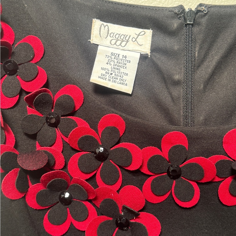 Maggy London Black Sheath Dress - Size 14 - Red Floral Embroidered Neckline - Picture 6 of 8